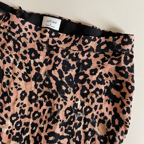Aritzia Dresses & Skirts - Wilfred Leopard Midi Skirt